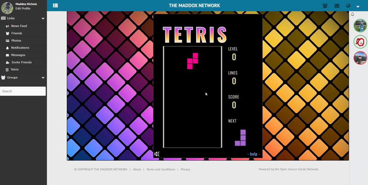 Screenshot of The Maddox Network showing an early version of Tetris
